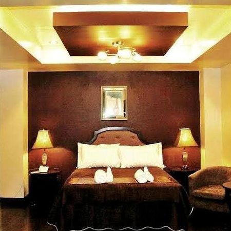 The Peridot Suites Davao Exterior photo