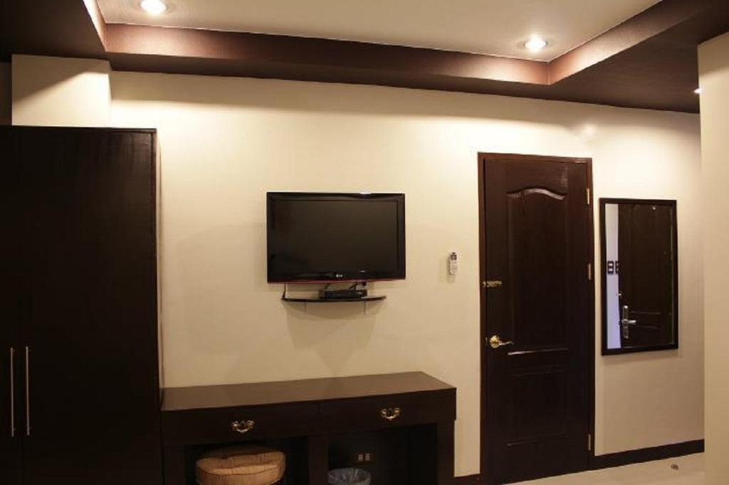 The Peridot Suites Davao Room photo