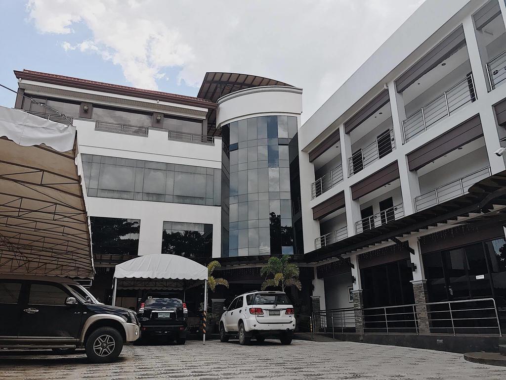 The Peridot Suites Davao Exterior photo